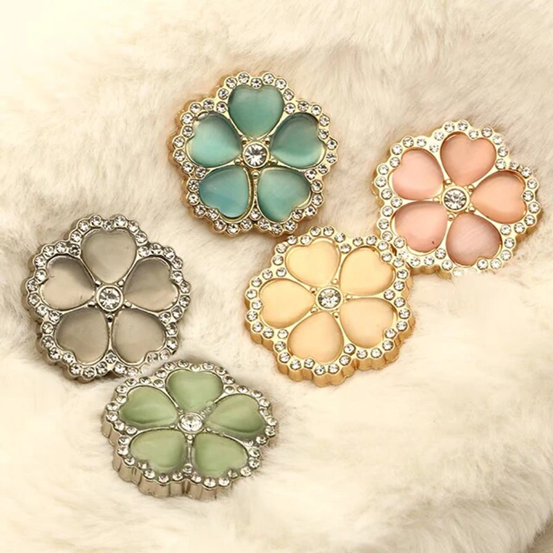 

5pcs/lot Size:18-25mm Beautiful Flower Rhinestones Buttons Metal Shank Button for Clothing Sweater Coat Embellishment(SS-2613)