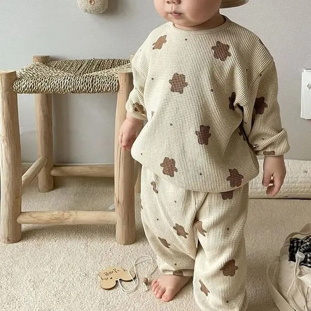 

2 Pcs Newborn Color Block Outfits, Baby Bear Print Long Sleeve Round Neck Pullover + Trousers