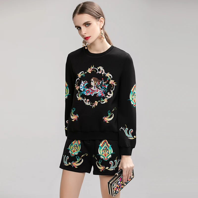 2019 Winter Fashion 2 Pieces Embroidery Sets High Quality Pretty Full Sleeve Sweatshirts +Shorts Black Suits | Женская одежда
