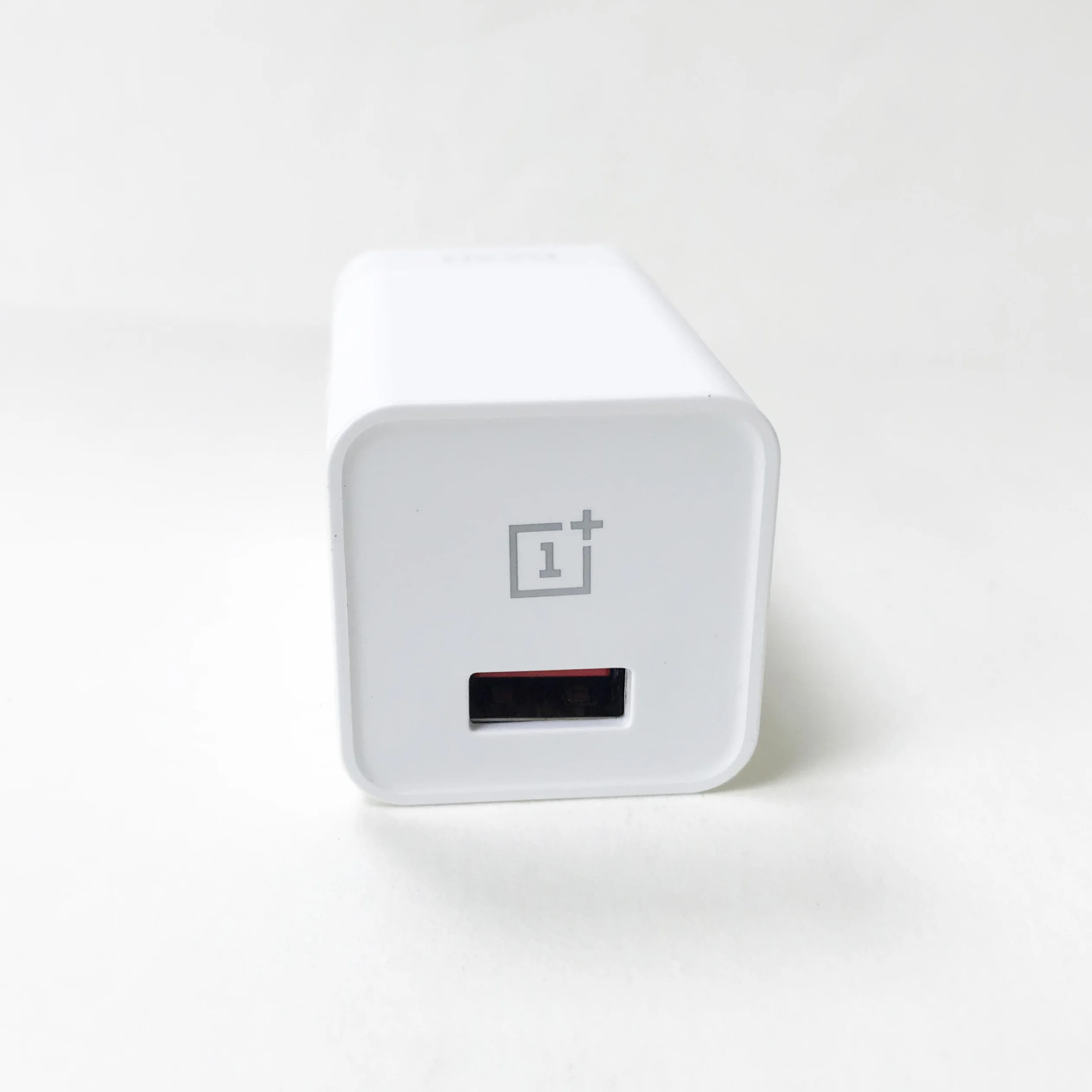 Оригинальное зарядное устройство ONEPLUS 6T для приборной панели европейского
