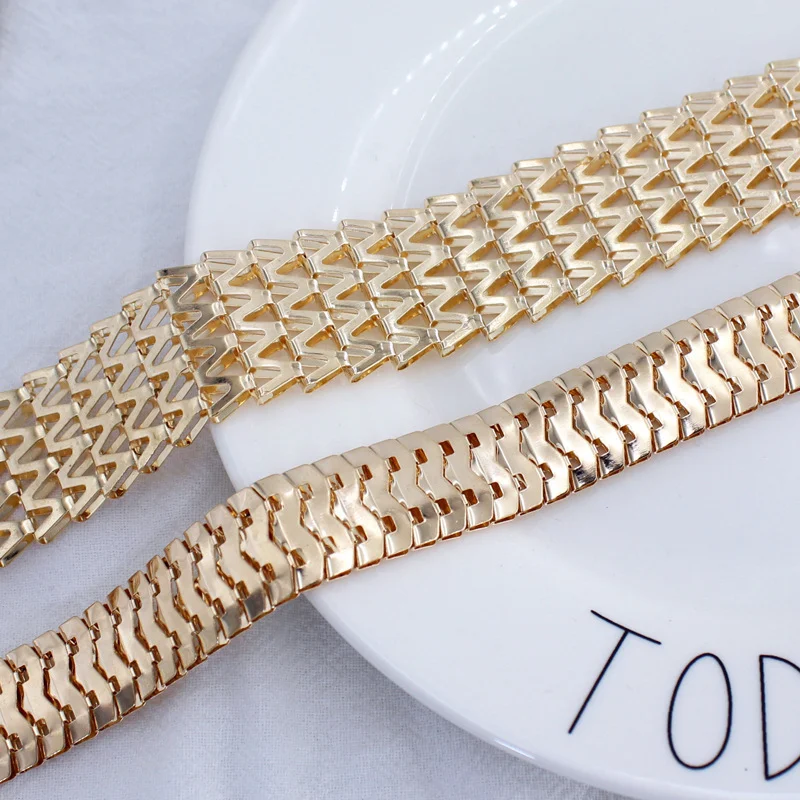 

Women Fashion Belt Waist Gold Narrow Metal Chain Chunky Fringes Waist Chain Hollow Waist Belts 2021 Trendy