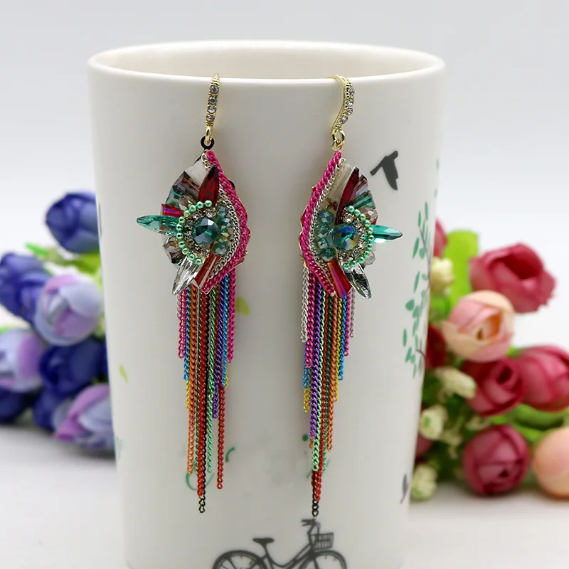 Женские длинные висячие серьги стразы с кристаллами и цветными защитными
