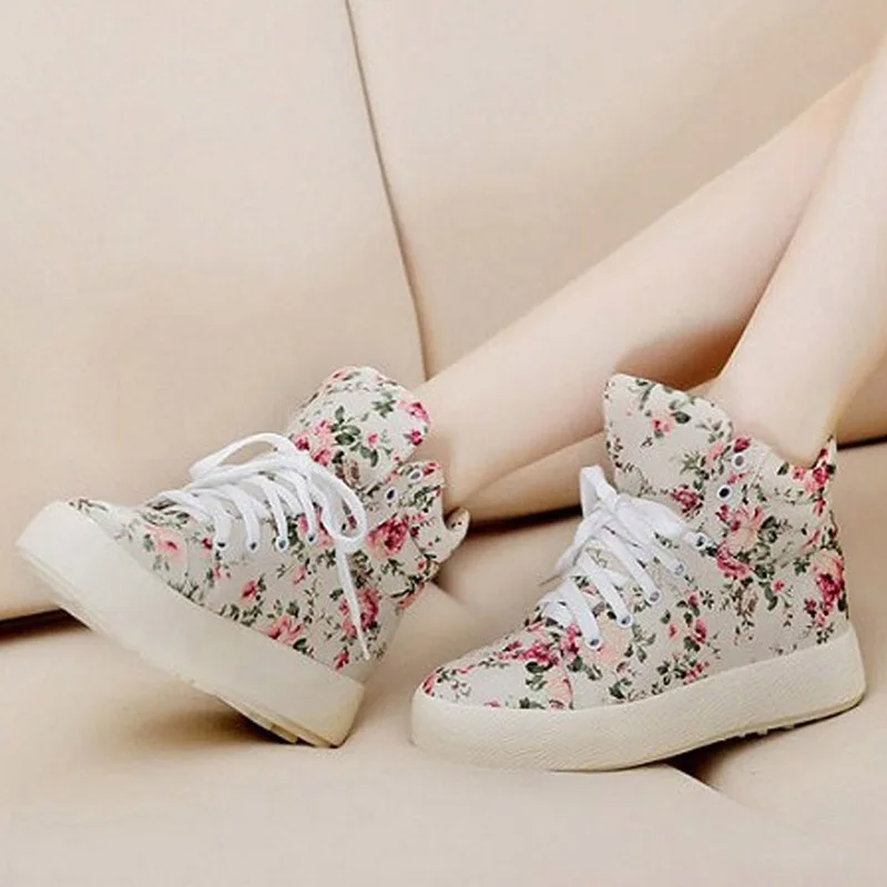 Новинка обувь на плоской платформе женская толстой подошве со шнуровкой модная