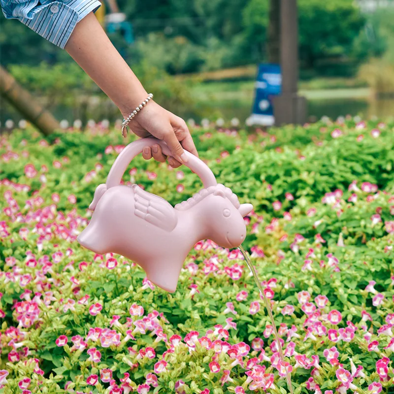 

Cartoon Watering can Elephant/dinosaur/horse Watering Pot Patio Bonsai Gardening Plant Outdoor Cute 1.5L Plastic Water Bottle