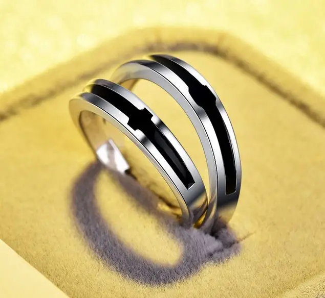 Парное кольцо из серебра S925 пробы корейское в виде звезды с черно белым крестом