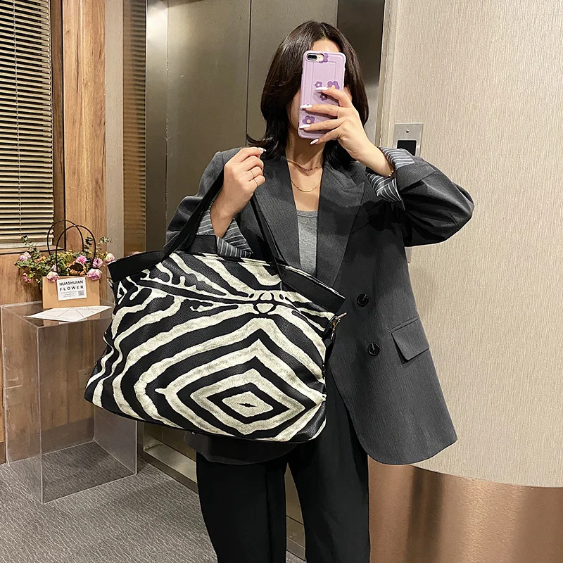 

Large Capacity Women Pu Leather Handbags Tote Bags Fashion Female Big Travel Messenger Bags High Quality Ladies Big Shoulder Bag