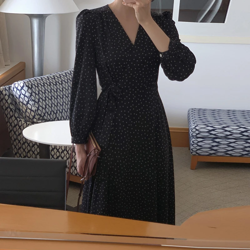 

VICONE Chic and elegant v-neck bind a chip dress show thin long