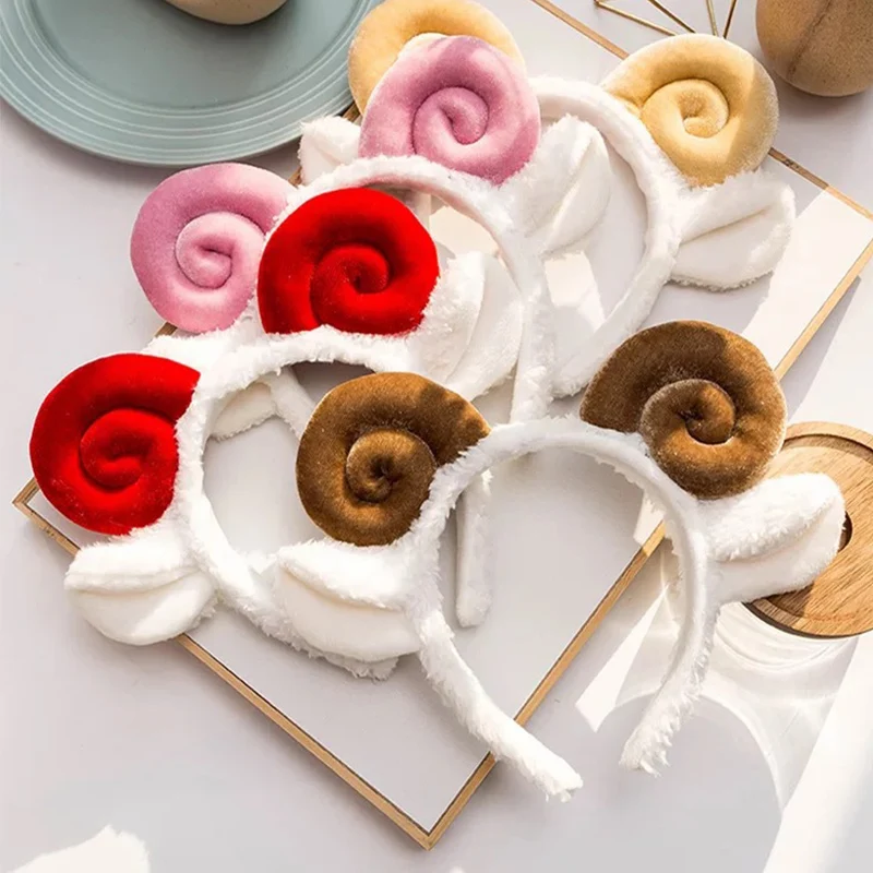 Повязка на голову женская из мягкого флиса с овечьими ушками |