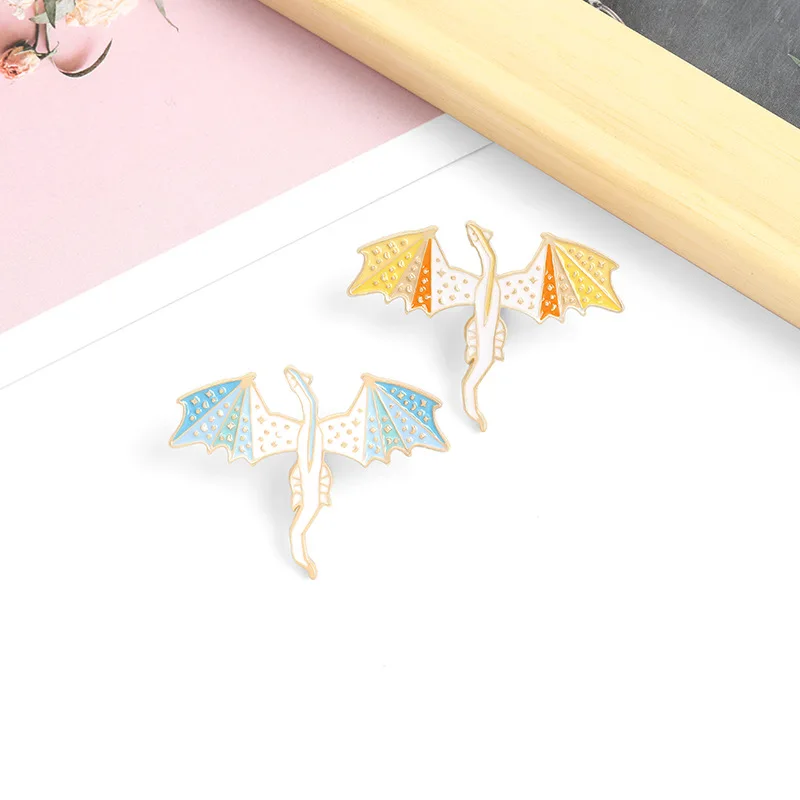 Эмалированная брошь в виде мультяшного милого летающего дракона креативная