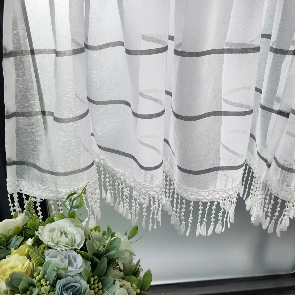Короткие шторы ручной работы серые полосатые кухонные занавески с бахромой