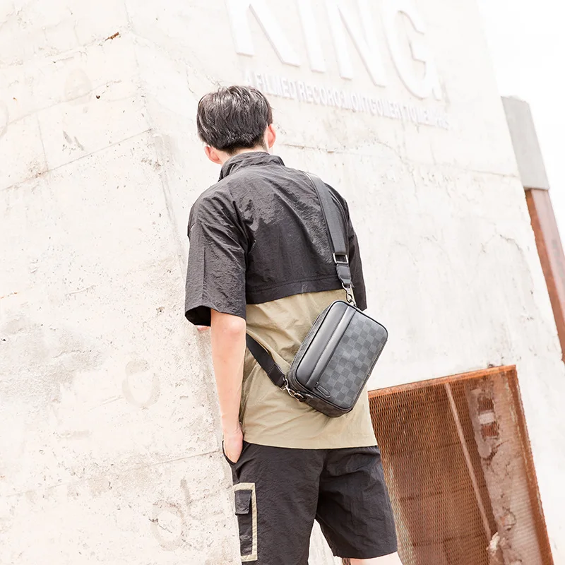 

Plaid Leather PU Men Crossbody Flap Bags Famous Brand Designer Zipper Messenger Bag For Male Casual Small Sling Shoulder Handbag