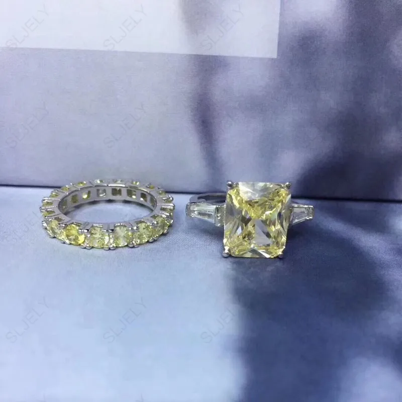 Женское прямоугольное кольцо из серебра 925 пробы с крупным фианитом|Кольца| |