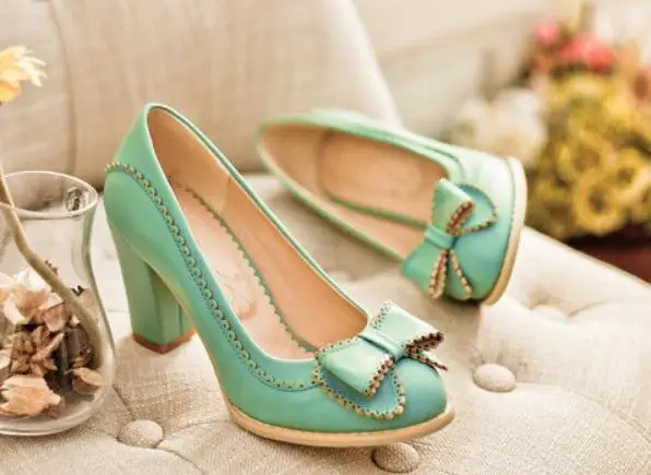 

2020 Women's shoes in Spring and Autumn with New style fashion High heel Coarse heel round head bowknot