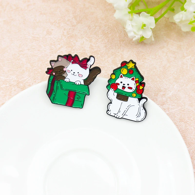 

Cartoon Christmas Series Funny Gift Cat Brooch Santa Reindeer Catching Cat Brooch Christmas Cat Badge Lapel Jewelry Gift