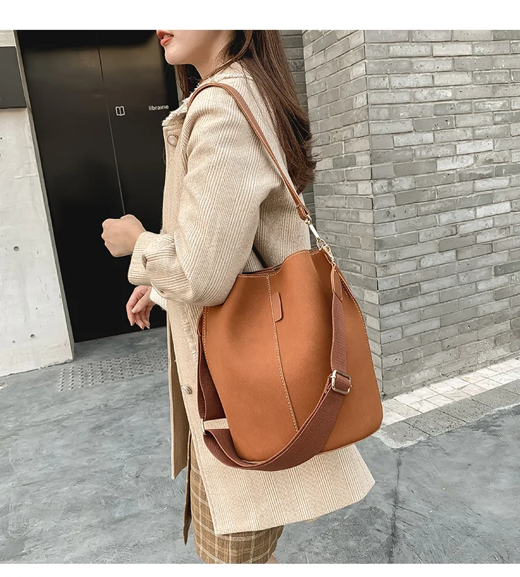 Качество Искусственная кожа crossbody сумки для женщин ретро дамы сумка заклепки клапаном сумка женская через плечо с цепочкой сумка