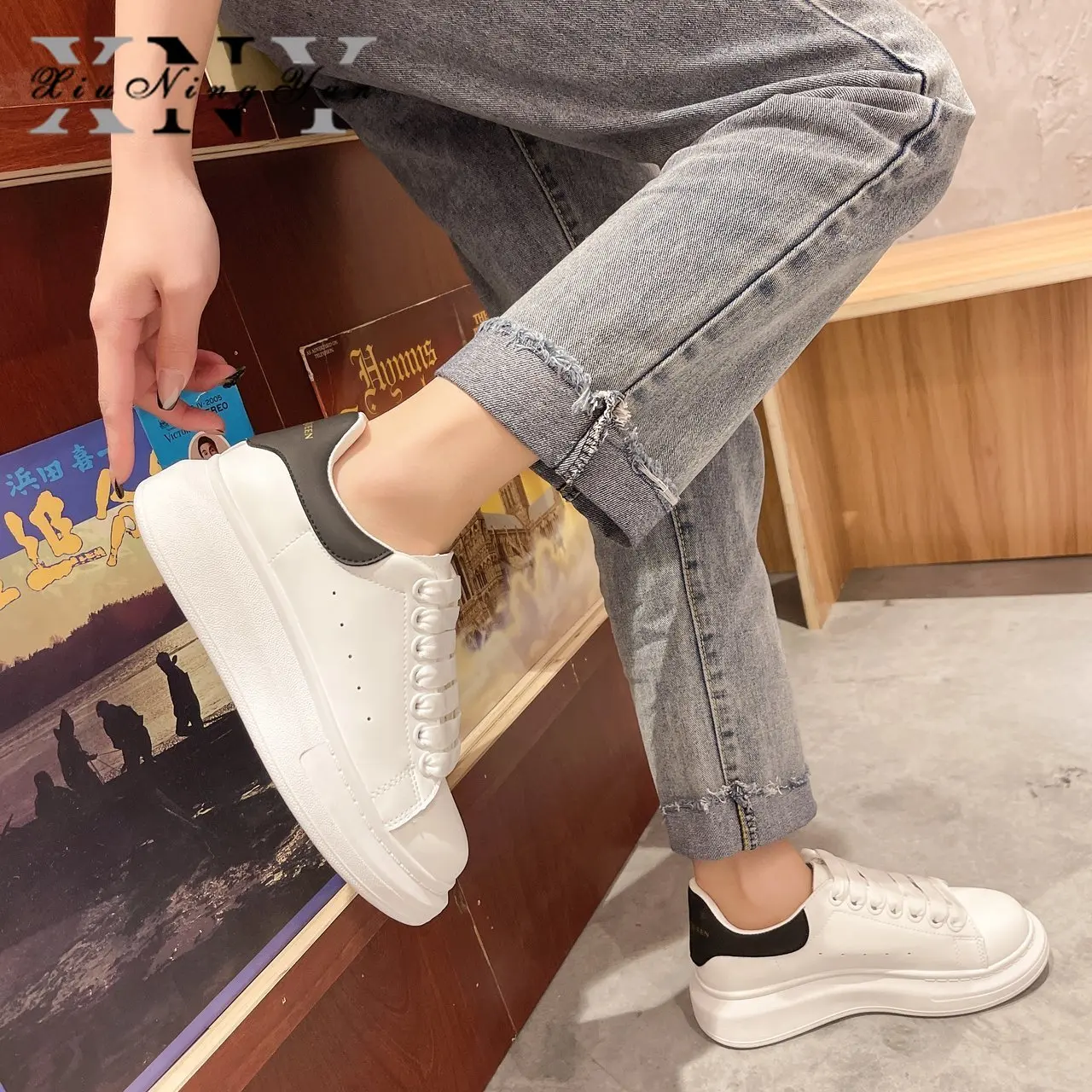 

Women Flats White Sneakers Spring Soft Leather Flat Platform Shoes 2021 Fashion Comfortable Round Toe Casual Ladies Shoes