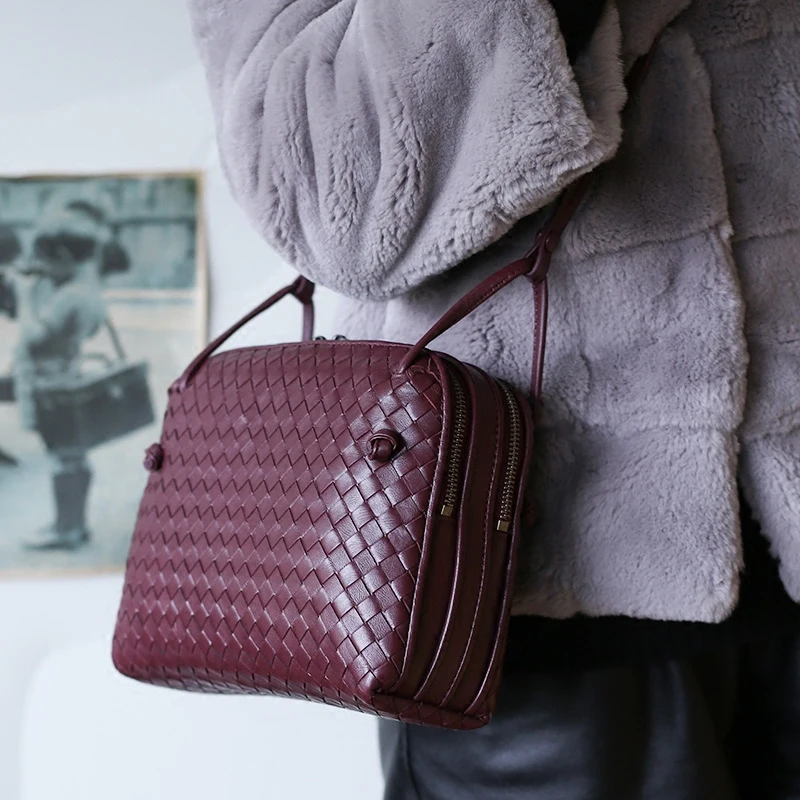 

Ladies' Genuine Leather Sling Bag 2022 New Luxury Luxury Brand Sheepskin Woven Large Capacity Double Zipper Messenger Bag Hot