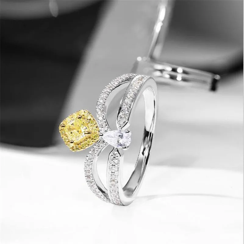 Женское кольцо из серебра 925 пробы с фианитом | Украшения и аксессуары