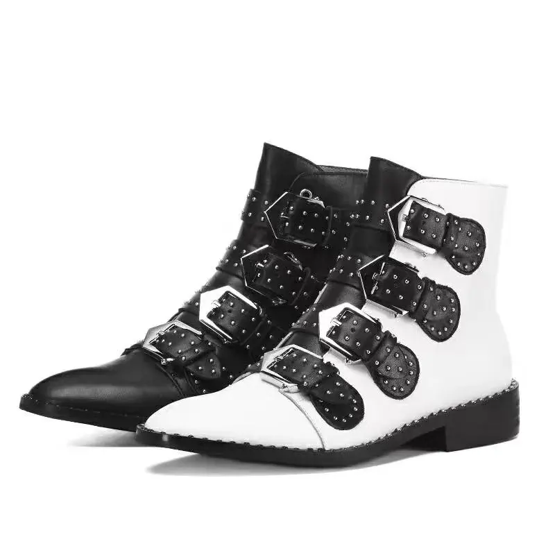 

Ботинки женские замшевые, на низком каблуке, с заклепками, стразы