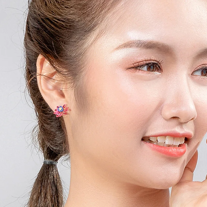 

European and American New Listing Enamel Flower Stud Earrings Temperament Female Simple Earrings No Pierced Ear Clip Ear Jewelry