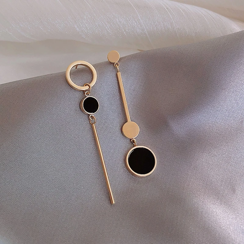 

Fashion Asymmetric Korean Style Popular Design Long Earrings Hollow Circle Metal Round Boucles D'oreilles Pendantes Jewelry Gift