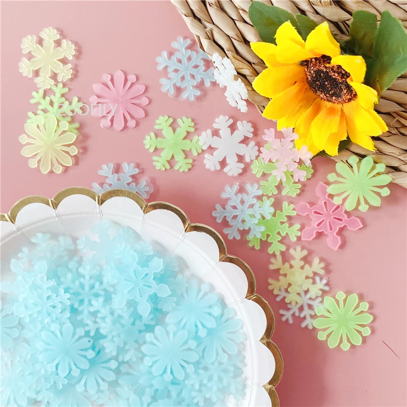 Пластиковые светящиеся наклейки в виде снежинок флуоресцентные настенные