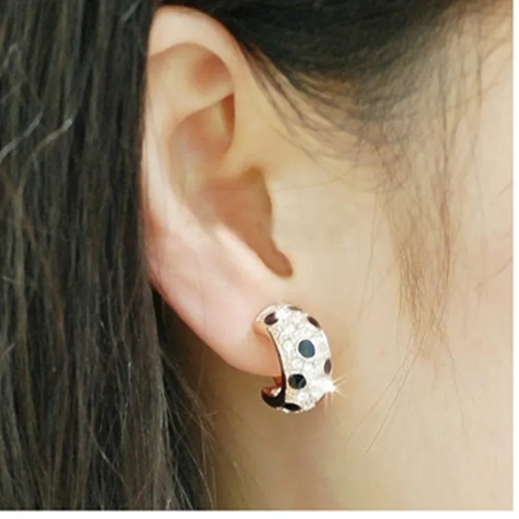 

S930 Hot Fashion Jewelry Panther Grain C Rhinestone Stud Earrings