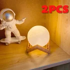 Светодиодный ночник с 3D рисунком Луны, 2 шт., лампа 8 см с подставкой, мягсветильник светильник, креативный декор для спальни, подарок для любимого ребенка, световой проектор