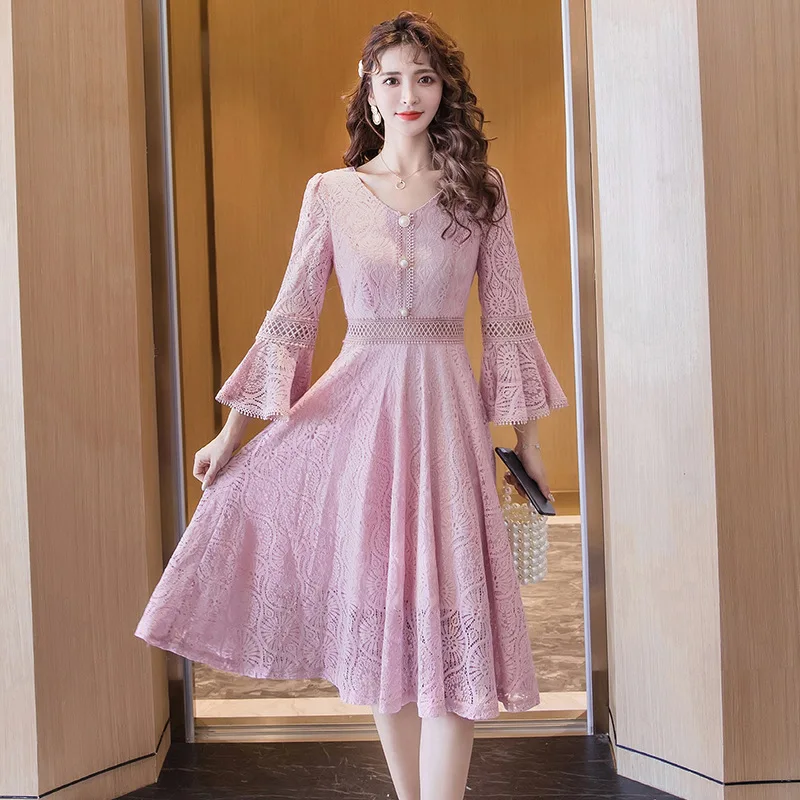 Осеннее кружевное вечернее платье с v-образным вырезом и расклешенными рукавами