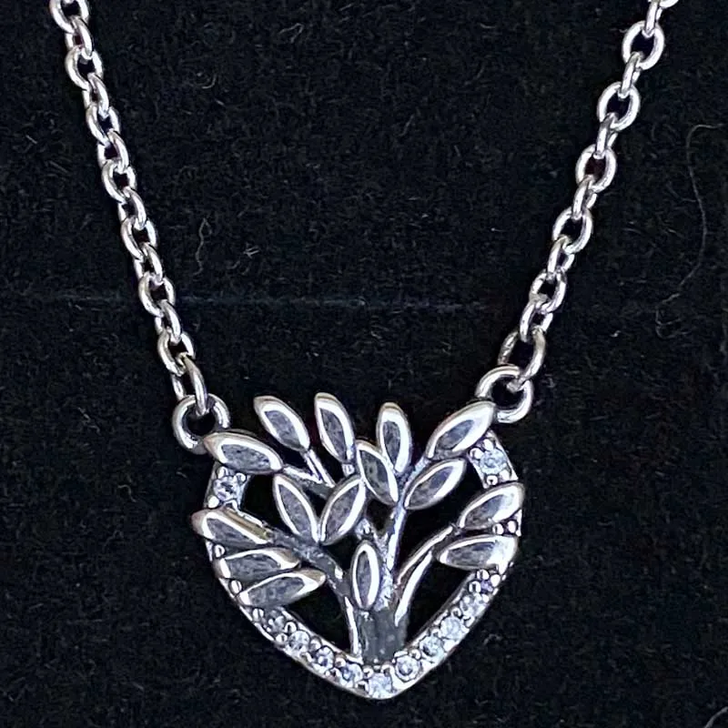 

Женское колье из серебра 925 пробы, с кристаллами