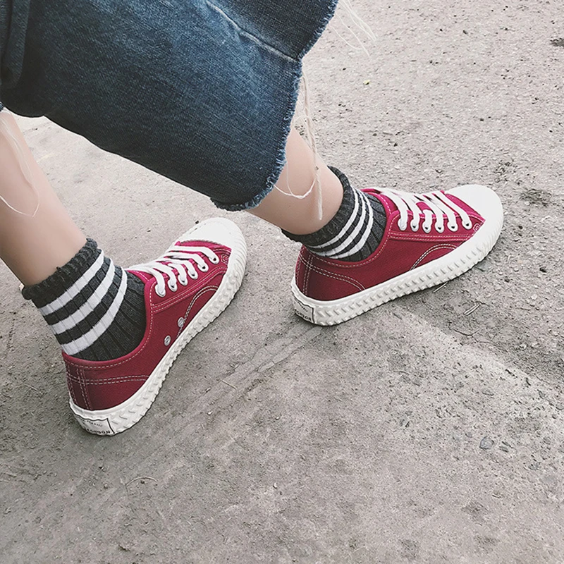 

Women Vulcanized ShoesFlats Canvas Sneakers Lace-up Ladies Casual Sneakers Autumn Comfortable 2020 Classic Shoes
