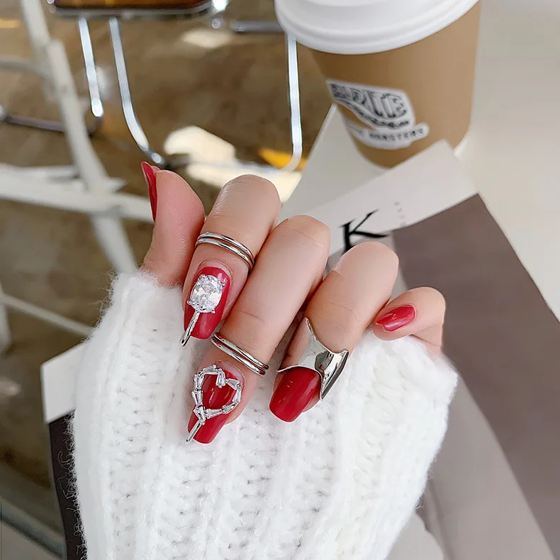 

Vintage Creative Fingertips Rings for Women Heart Shining Zircon Cute Hollow Nail Cover Bridal Wedding Fashion Jewelry Gifts