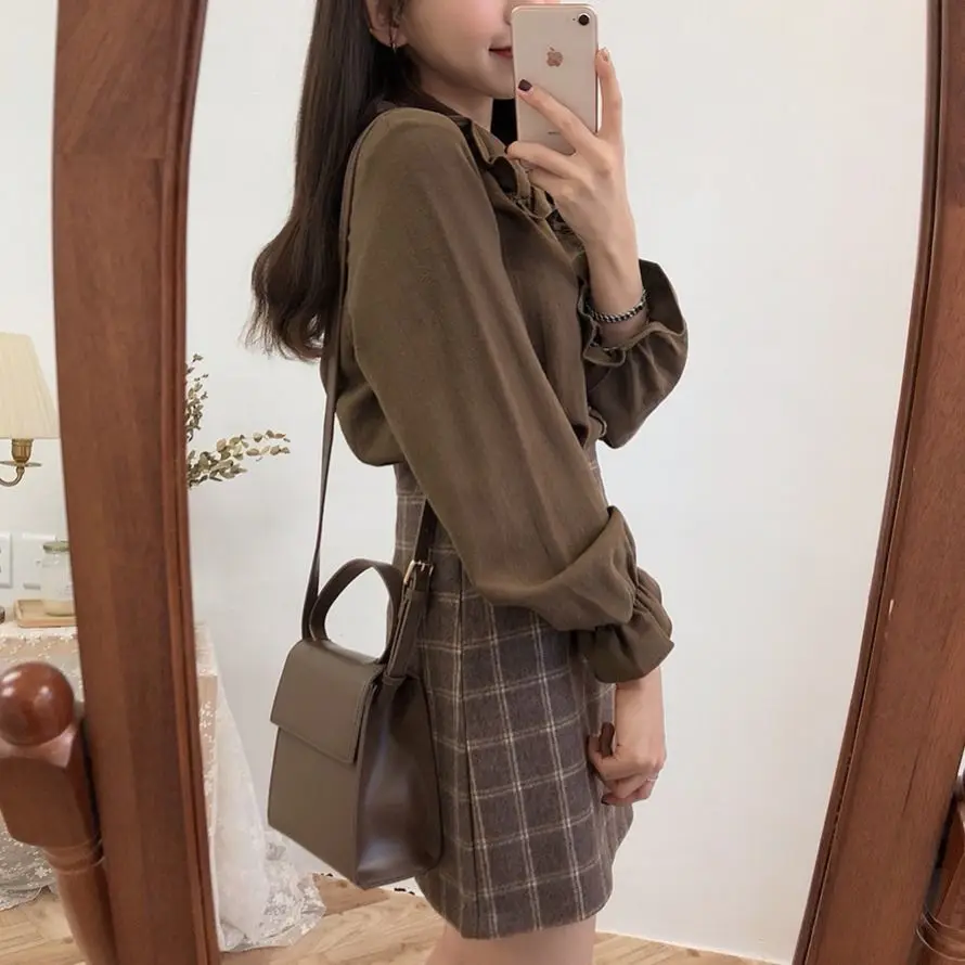 

Vintage Shirts for Women Button Up Shirt Peter Pan Collar Korean Preppy Style Plus Size Women Blouses Casual Basic Design