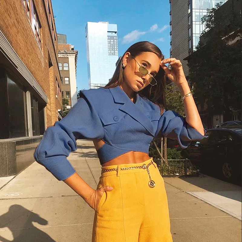 Облегающая футболка с длинным рукавом и вырезом на спине|Футболки| |