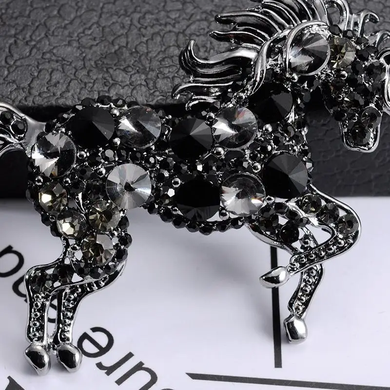 Прямая поставка Новый Винтажный стиль брошь-лошадь булавка значок со стразами
