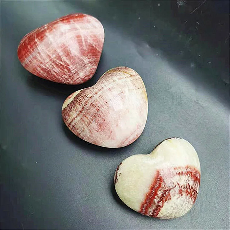 

Natural Polished Quartz Pork Stone Hand Carved Heart Shaped Crystal Folk Crafts Special Shaped Home Decoration