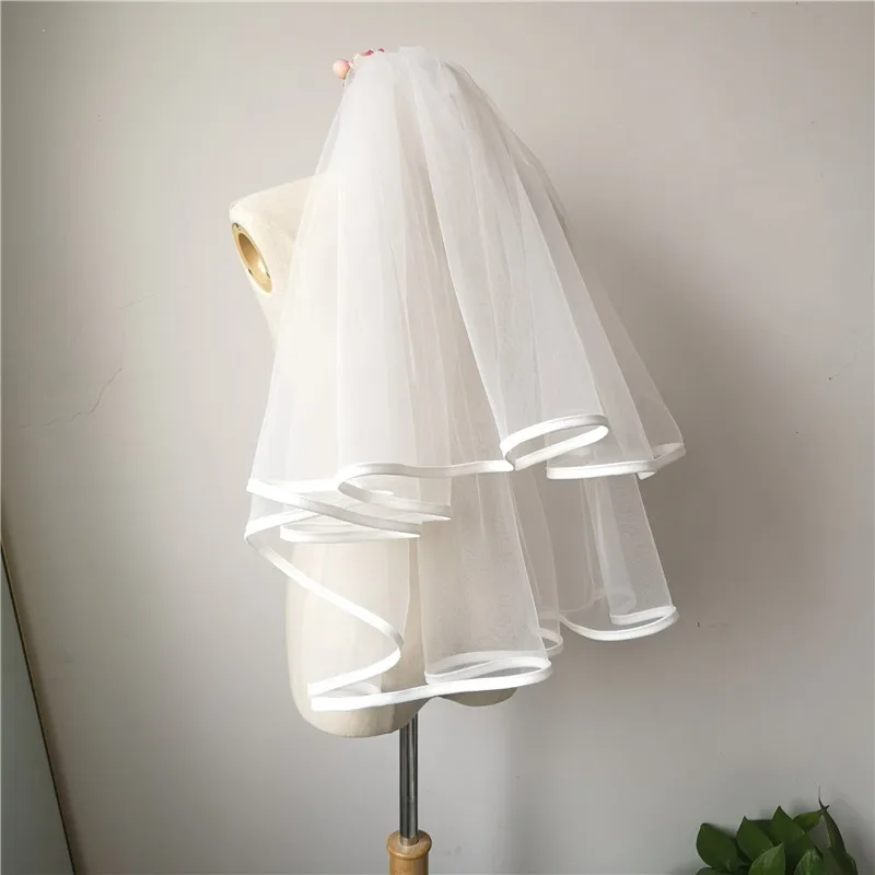 Женская свадебная фата короткая двухслойная лента с краем и расческой 75*100 см |