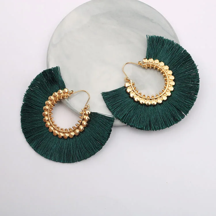 Серьги с кисточками в стиле бохо женские массивные круглые висячие