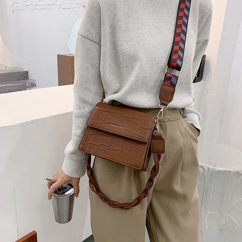 

Ladies portable classic creative design chic casual small handbag travel shoulder bag casual retro fashion handbag coin purse