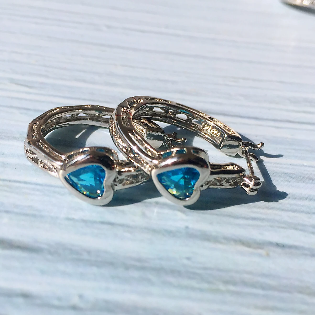 Серьги кольца в виде сердца гипоаллергенные|Серьги-кольца| |