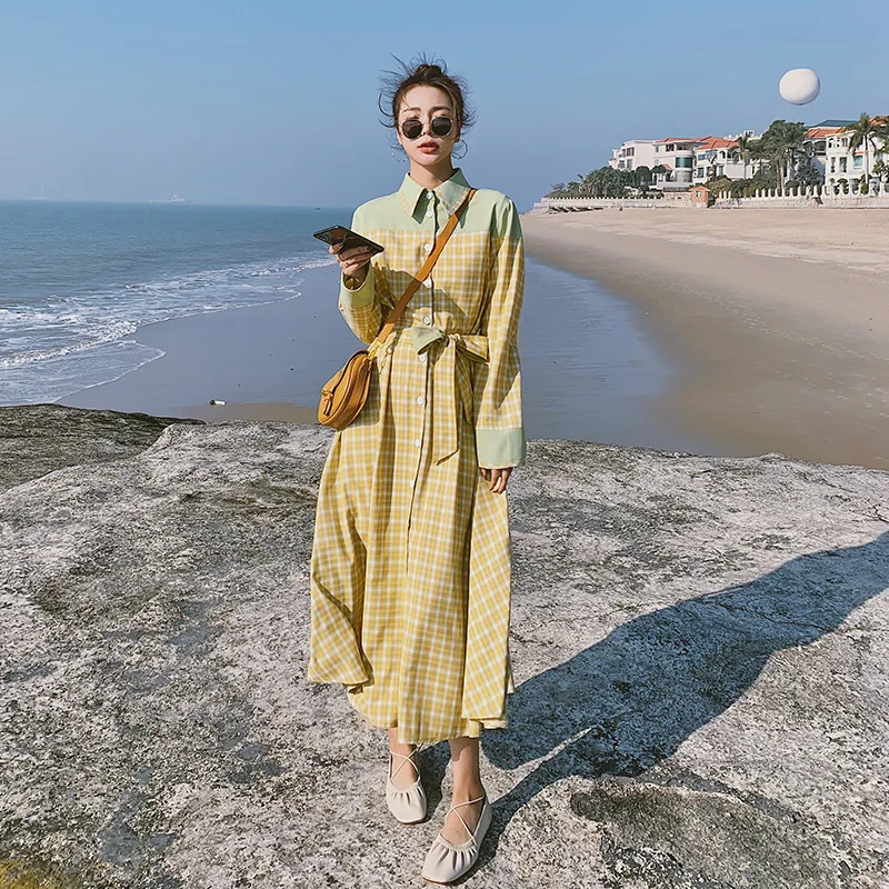 

Женское клетчатое платье-рубашка с длинным рукавом, отложным воротником