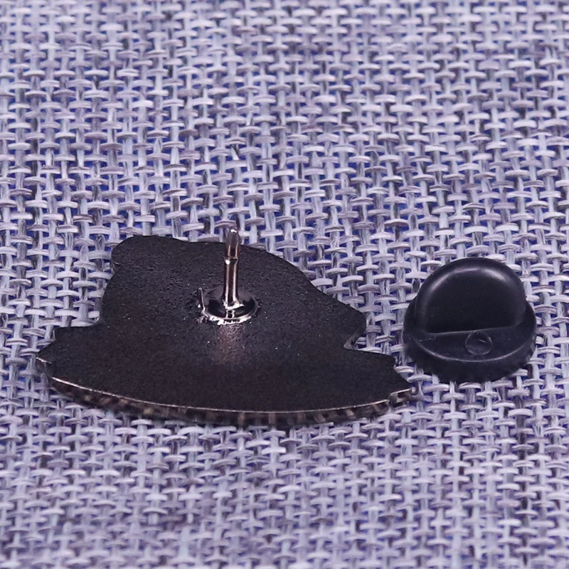 Металлическая эмалированная заколка в виде книжки ковена ведьмы брошка на