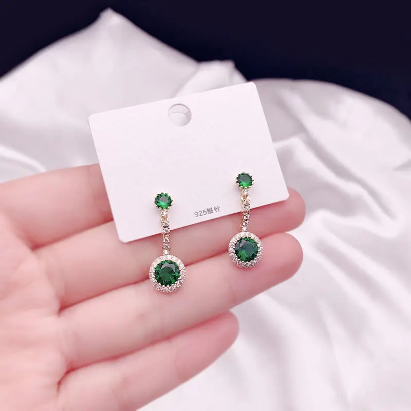 Дизайнерские оригинальные новые темпераментные серьги с изумрудно-зелеными