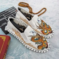 white fashion embroider shoes men casual dragon pattern men loafers shoes comfortable slip on mens flat shoes mocasines hombre