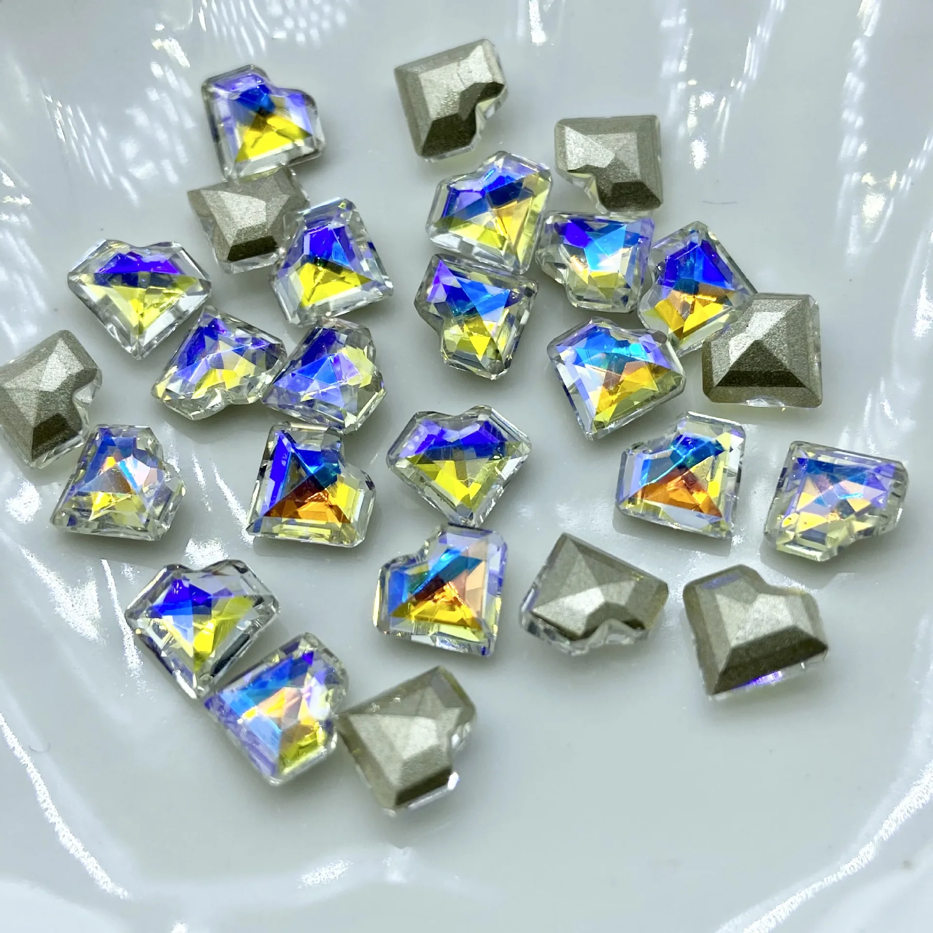 

5pcs/lot Nail decoration special-shaped heart crystal rhinestones K9 pointed bottom dazzling color