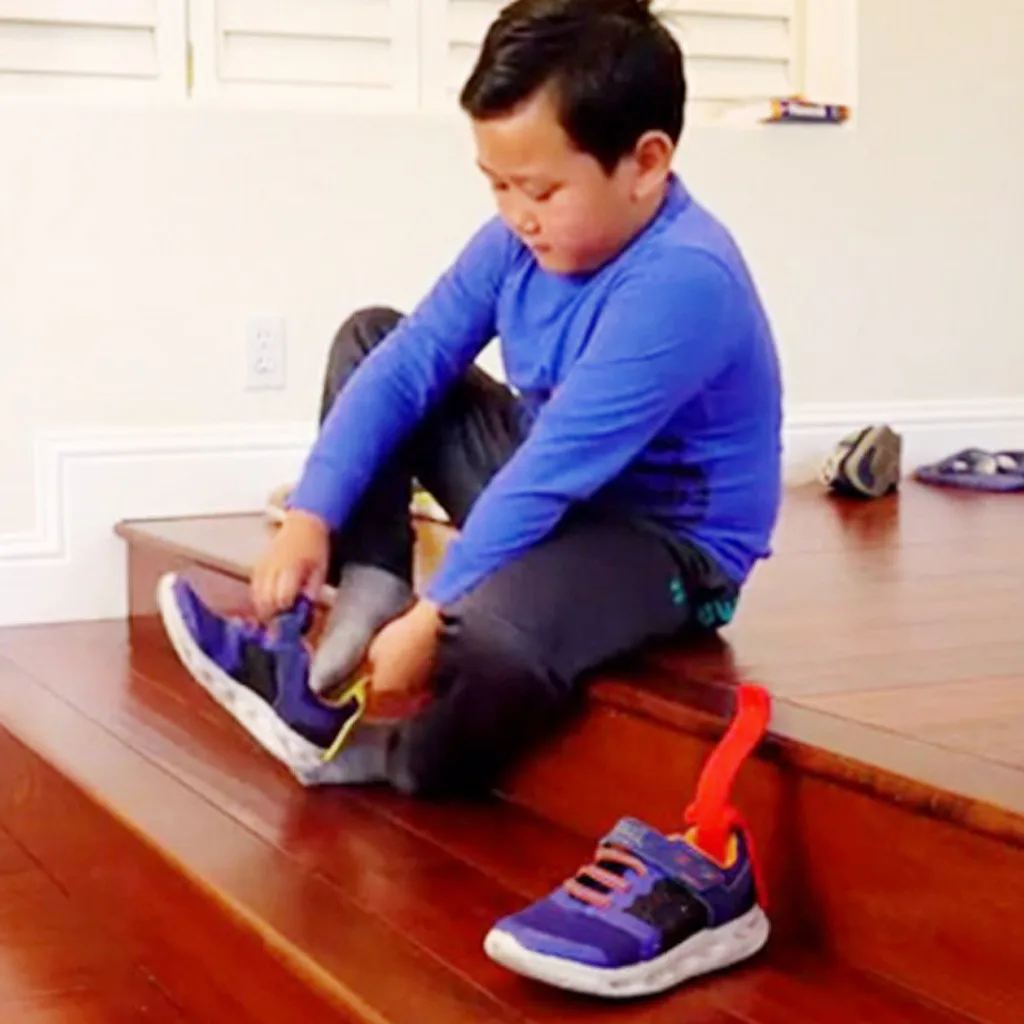 Удобный помощник для обуви унисекс с ручкой удобный при надевании и снятии