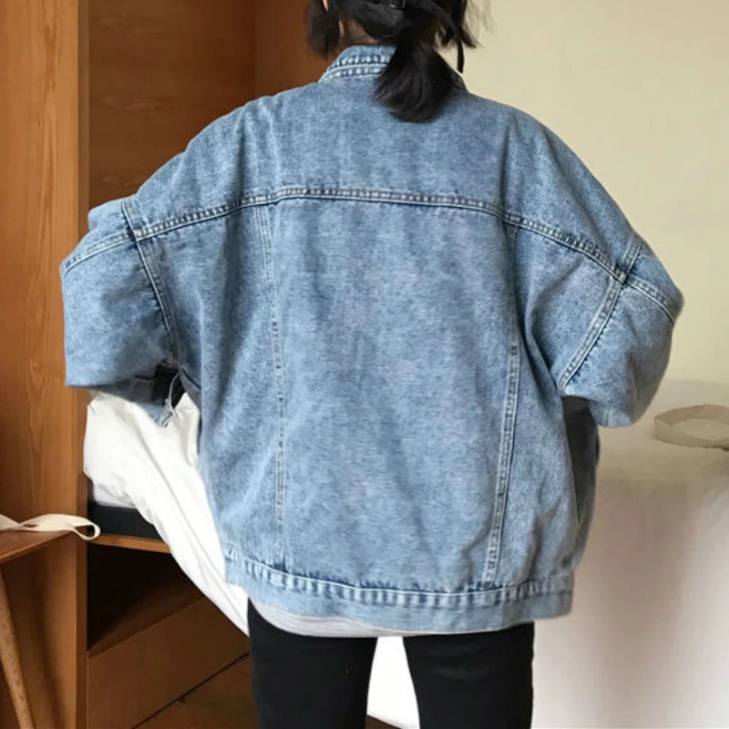 Куртка женская джинсовая с карманами базовая Весенняя модная верхняя одежда в