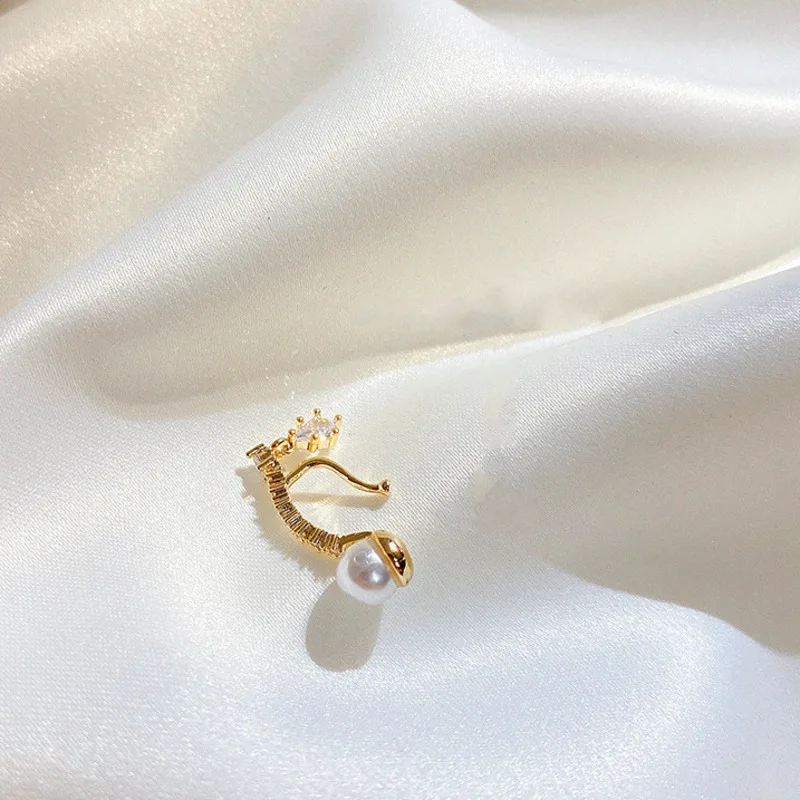 

Korean Hot Sell Trends Simple Spider Web Zircon Pearl Metal Ear Bone Clip No Piercing Earrings Ear Clips For Women Charm Jewelry