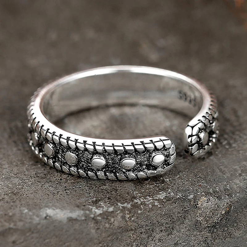 Женское Винтажное кольцо с черным ремешком и бусинами регулируемое тайское