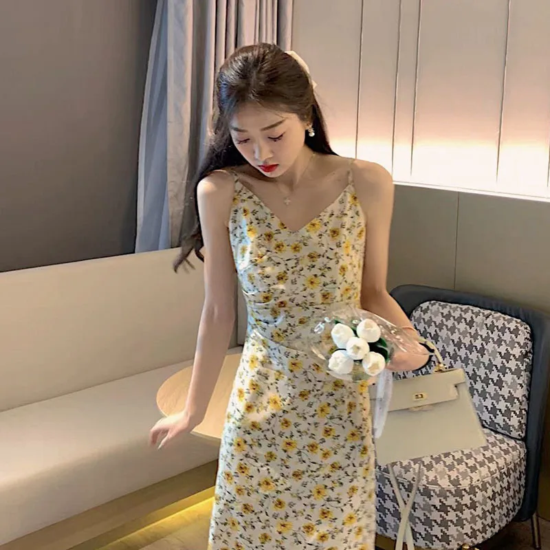 

Pretty Floral Dress Sleeveless V-Neck Light Yellow Color Stylish Comfy Noble Korean Style Slim Vernal Girl Midi Sundress 2021